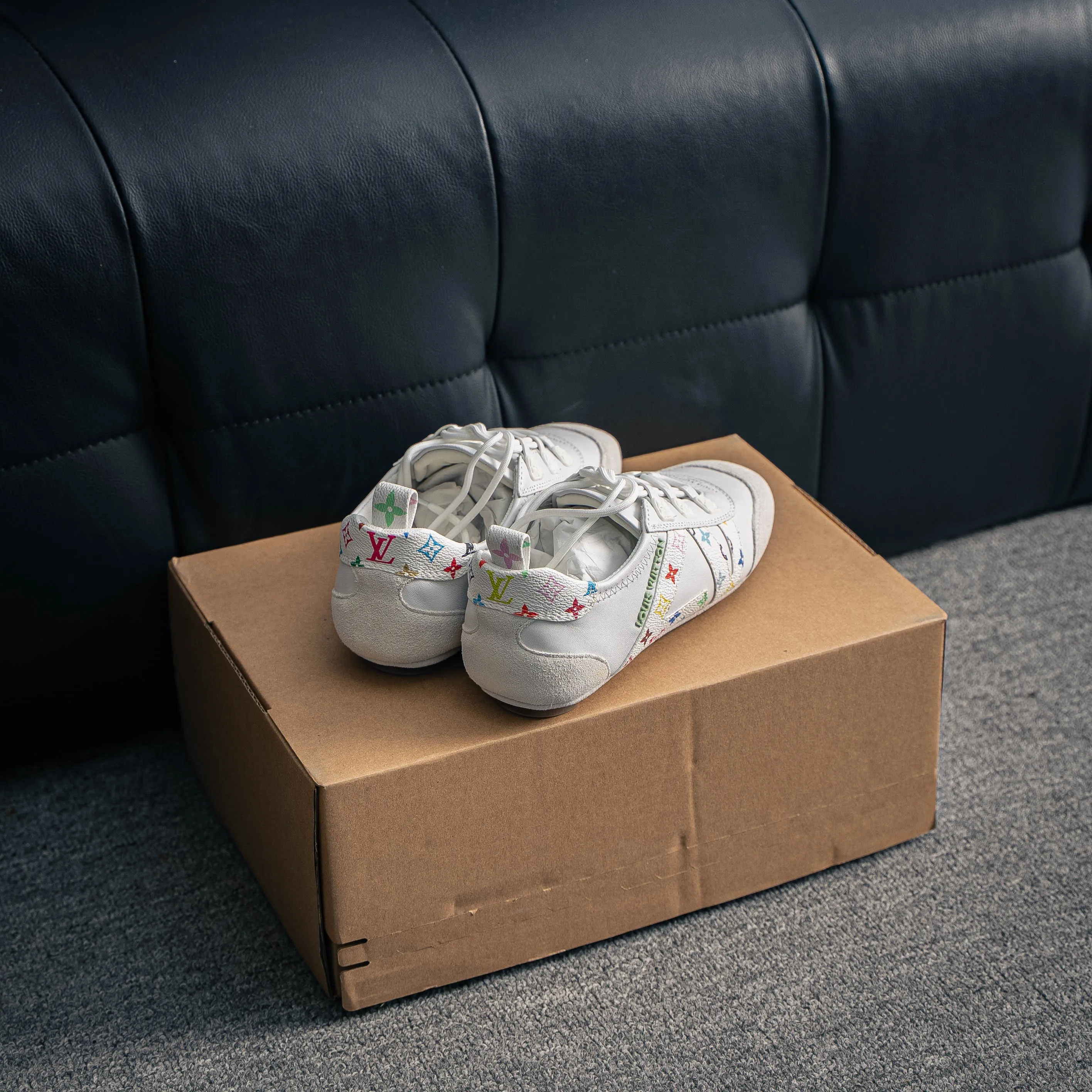 LV SNEAKERWA Sneakers LV Sneakenina Sneakers Cowhide Leather ， mono grammar Canvas LV ， Shoes